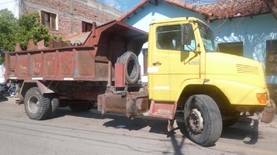 Secuestran camión con lajas de zona de los diques